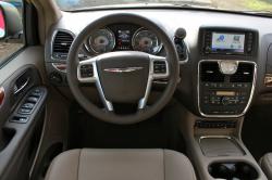 2016 Chrysler Town and Country #4