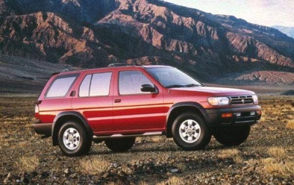 1999 Nissan Pathfinder #1