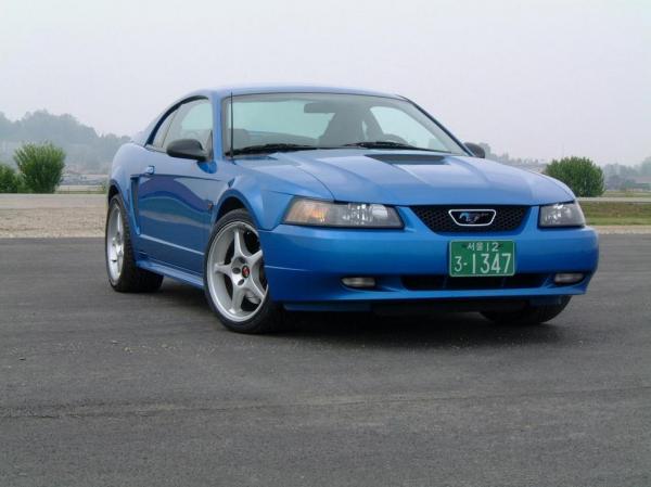 2000 Ford Mustang