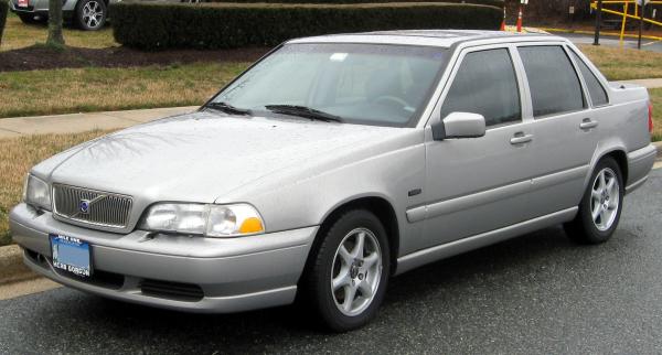 2000 Volvo S70