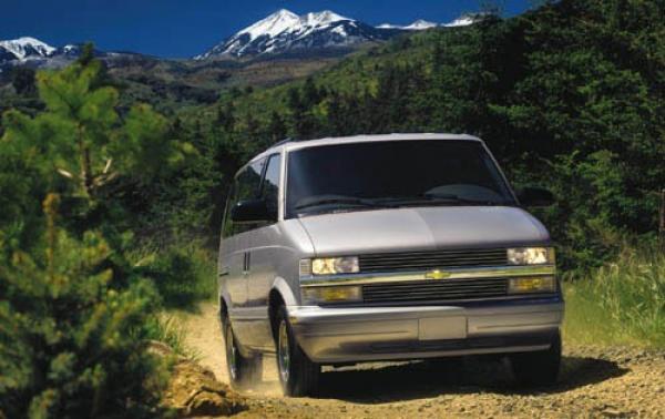 2003 Chevrolet Astro #1