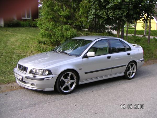 2001 Volvo S40