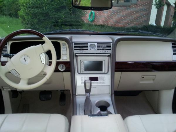2004 Lincoln Navigator #1