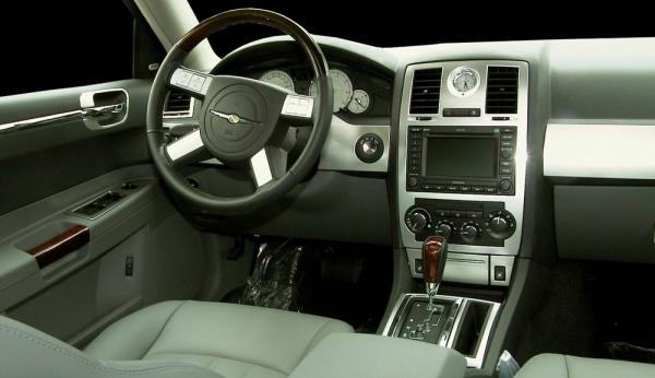 2005 Chrysler 300 #1