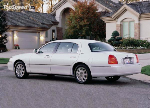 2006 Lincoln Town Car