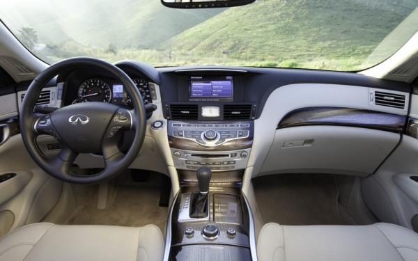 2013 Infiniti M