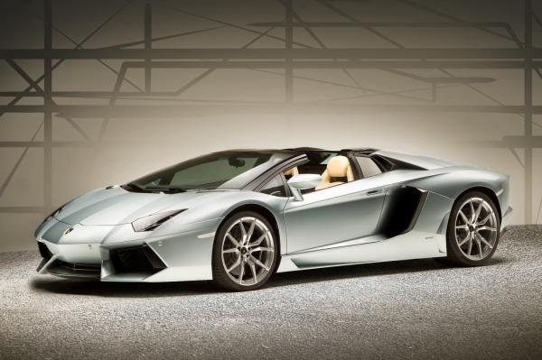 2013 Lamborghini Aventador LP 700-4 Roadster at 217mph can make your heart skip