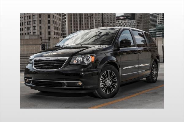 2013 Chrysler Town and Country #1