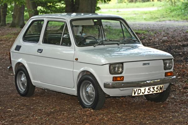 Crazy! Fiat 126 With A Honda CBR Engine Goes Wild