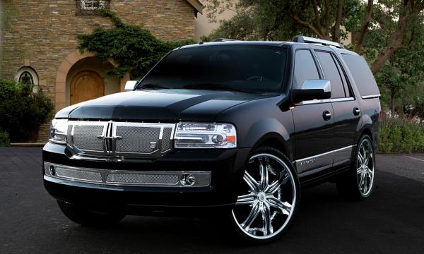 Navigate Your Experience with Lincoln Navigator